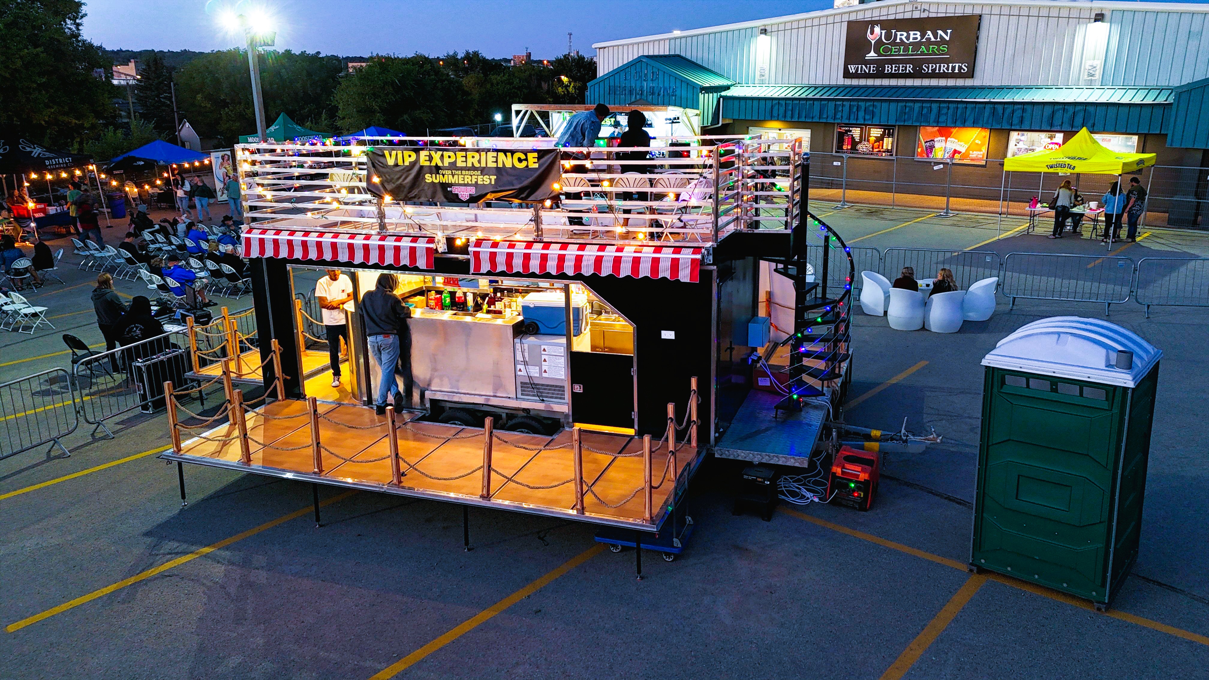 Mobile bar trailer exterior